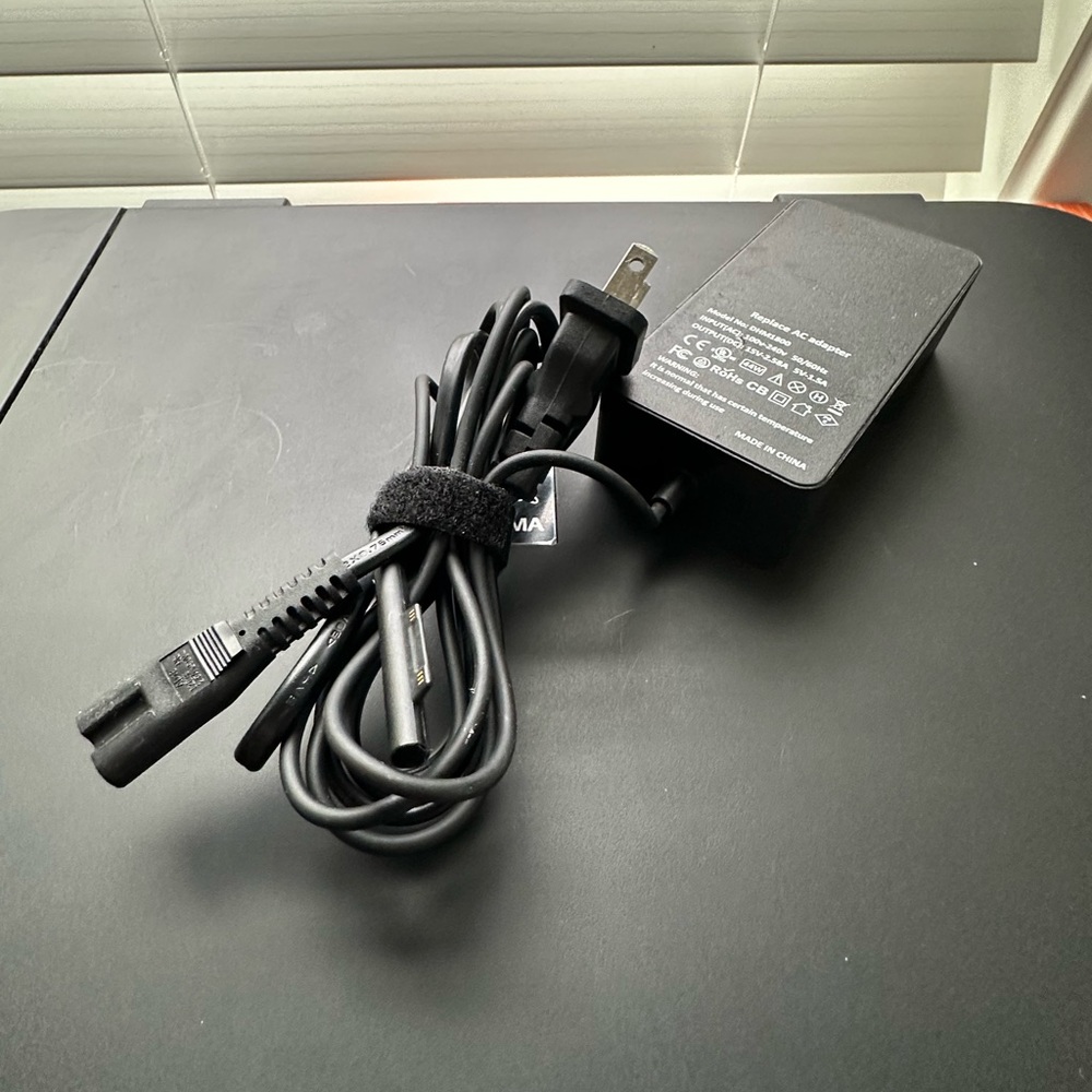 Surface Pro replacement AC Adapter - Picture 5 of 5